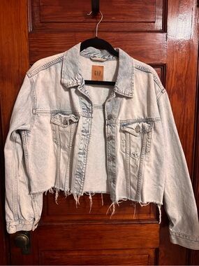 GAP Light Wash Cropped Denim Jacket with Frayed Hem- Medium